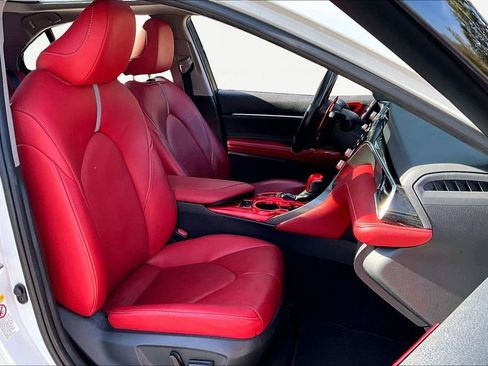 Used 2018 Toyota Camry XSE image 22