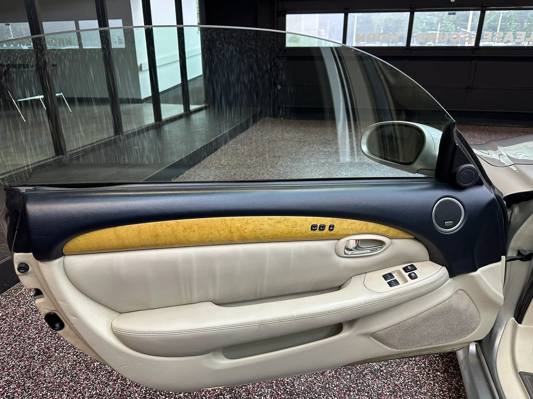 Used 2002 Lexus SC 430 Convertible RWD image 10