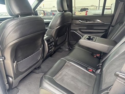 Used 2022 Jeep Grand Cherokee Altitude image 20