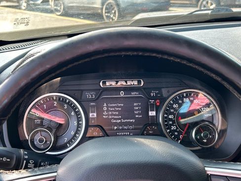 Used 2019 RAM 1500 Laramie AWD/4WD image 26