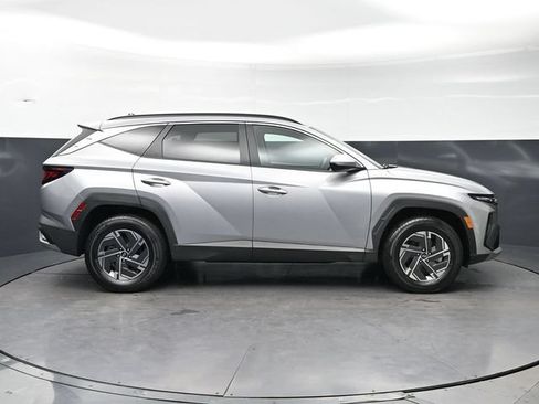 Used 2025 Hyundai Tucson Blue AWD/4WD image 4