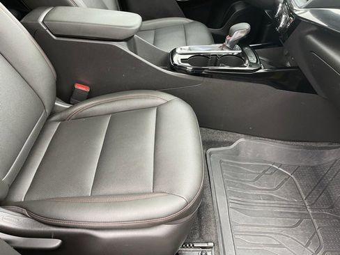 Used 2024 Chevrolet Trax RS w/ Sunroof Package image 10