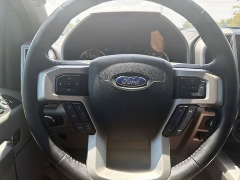 Used 2019 Ford F150 Lariat w/ Equipment Group 502A Luxury AWD/4WD image 24
