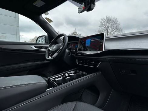 Used 2025 Volkswagen Atlas Cross Sport SE image 22