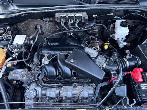 Used 2008 Ford Escape XLT image 10