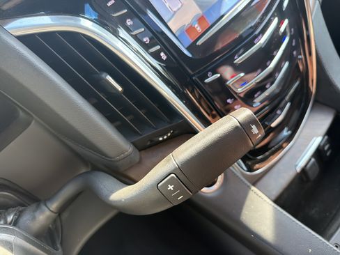 Used 2019 Cadillac Escalade ESV Luxury AWD/4WD image 24