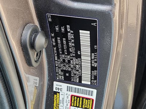 Used 2023 Toyota Sienna XLE w/ XLE Plus Package AWD/4WD image 27