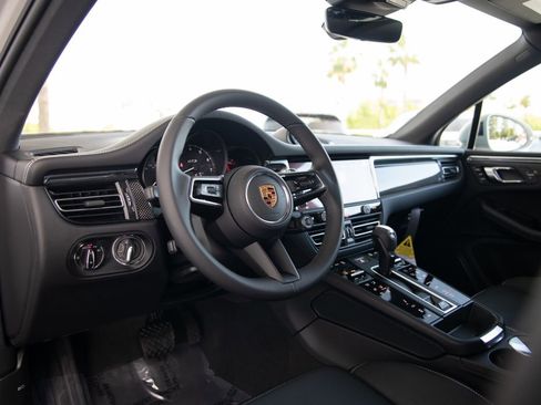 New 2026 Porsche Macan GTS image 4