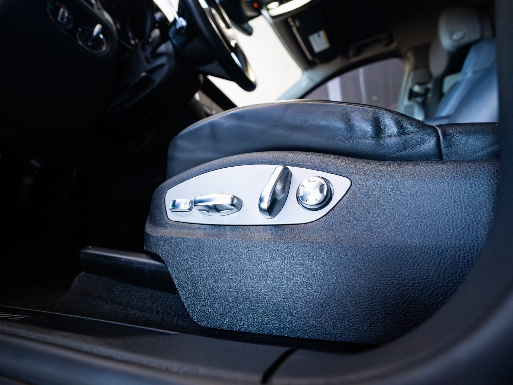 Certified 2024 Porsche Macan AWD/4WD image 14