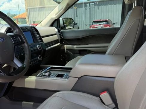 Used 2019 Ford Expedition Limited w/ Equipment Group 301A RWD image 14