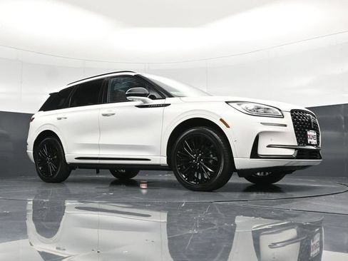 Used 2023 Lincoln Corsair Reserve w/ Equipment Group 202A AWD/4WD image 59