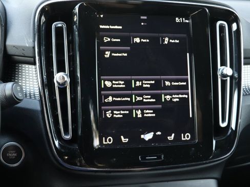 Used 2022 Volvo XC40 T5 R-Design w/ Advanced Package AWD/4WD image 17
