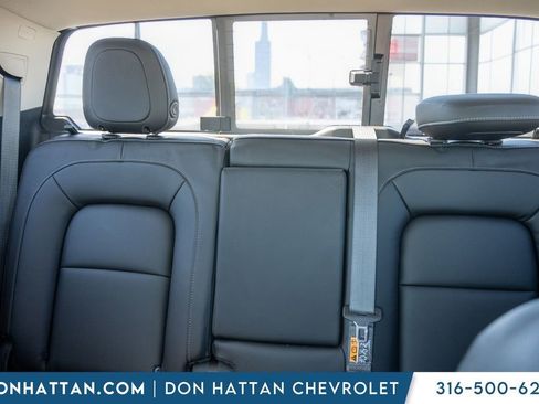 Used 2022 Chevrolet Colorado LT w/ Luxury Package AWD/4WD image 17