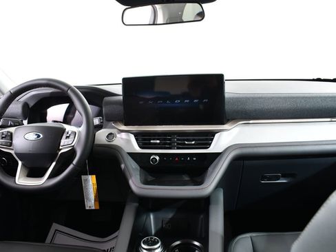 New 2026 Ford Explorer Active w/ Active Comfort Package image 7