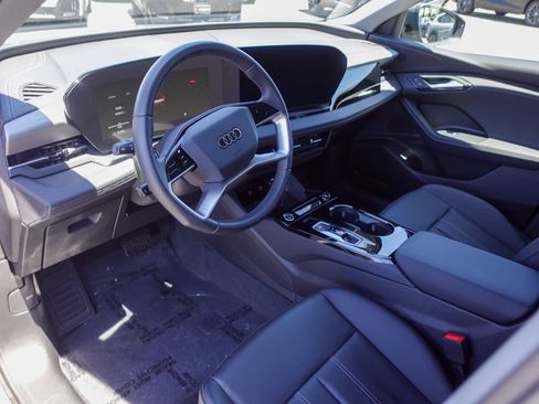 Used 2025 Audi Q6 e-tron Premium RWD image 9