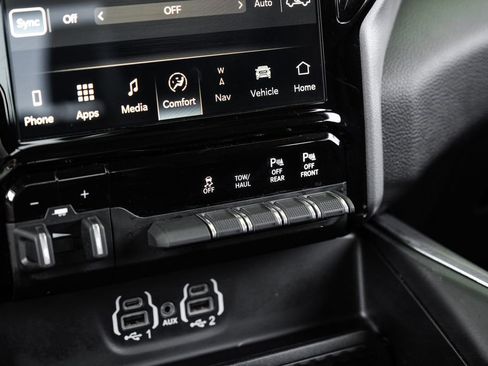 Used 2023 RAM 1500 Laramie AWD/4WD image 34
