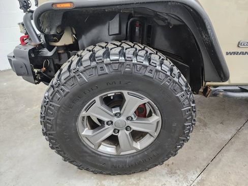 Used 2017 Jeep Wrangler Rubicon AWD/4WD image 29