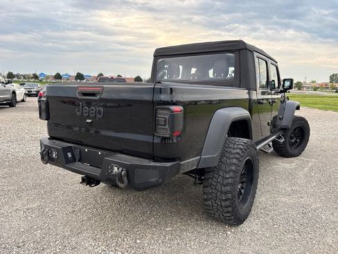 Used 2023 Jeep Gladiator Sport w/ Trailer Tow Package AWD/4WD image 10