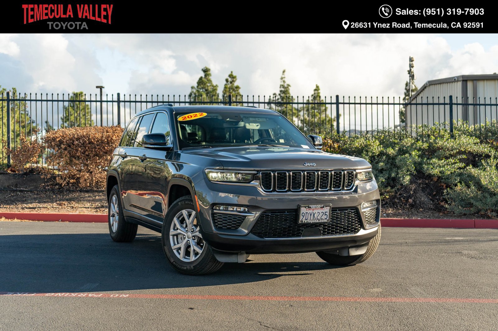 Used 2022 Jeep Grand Cherokee Limited w/ Trailer Tow Prep Group (B) RWD image 1