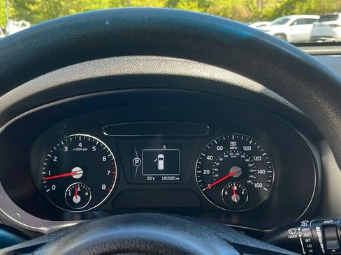 Used 2018 Kia Sorento LX AWD/4WD image 16