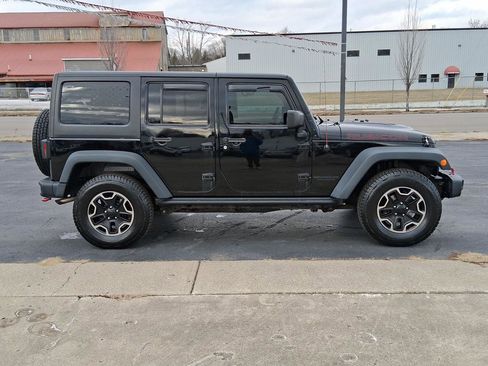 Used 2015 Jeep Wrangler Unlimited Rubicon image 2