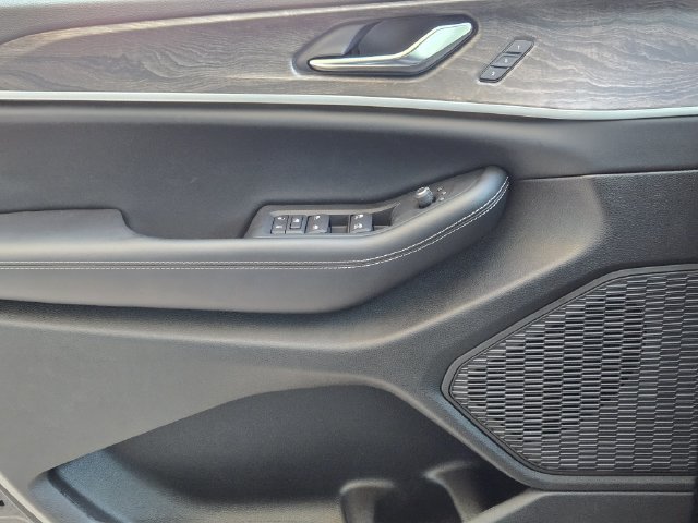 New 2027 Jeep Grand Cherokee Limited RWD image 17