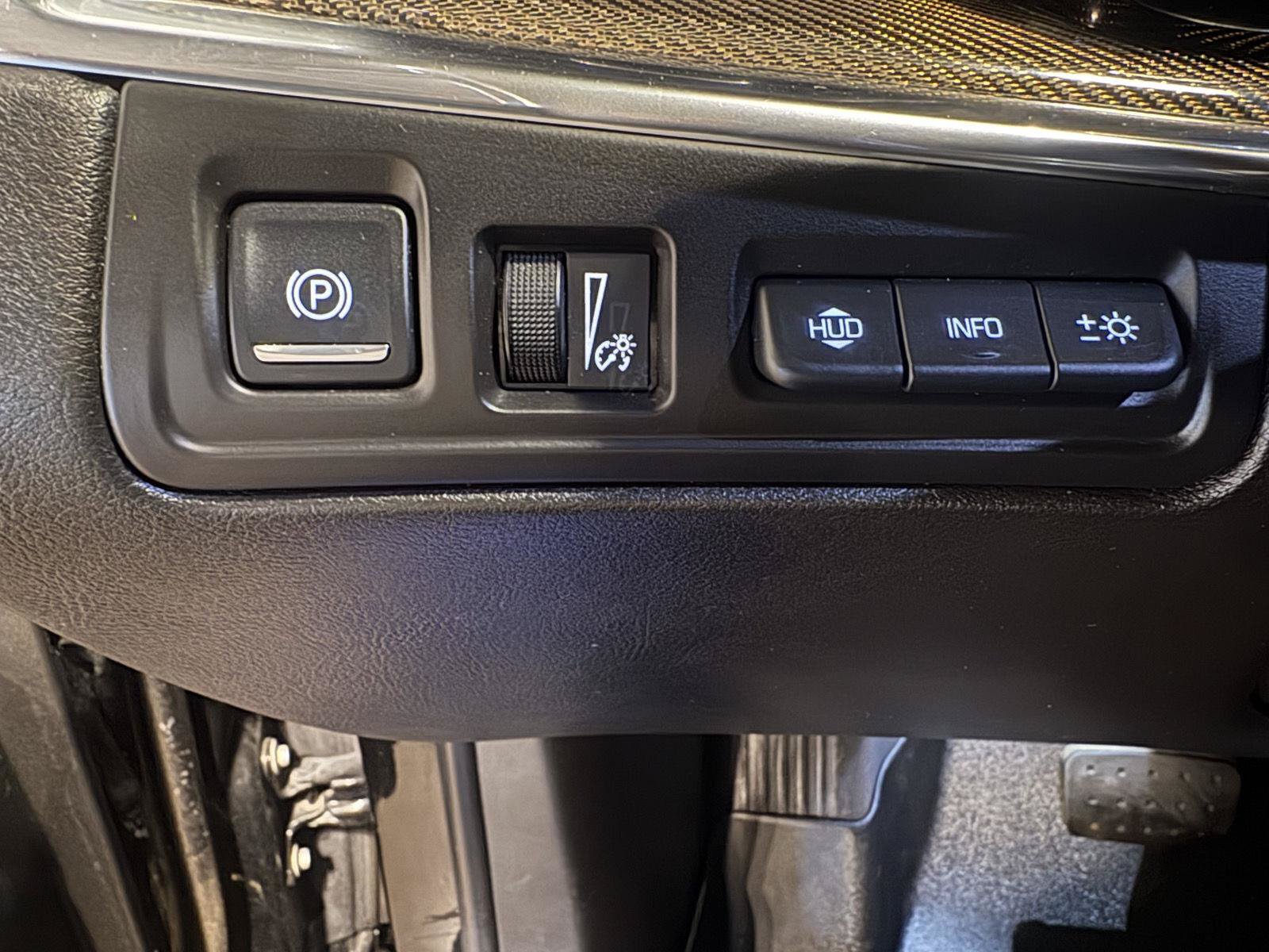 Used 2017 Cadillac XT5 Platinum AWD/4WD image 22