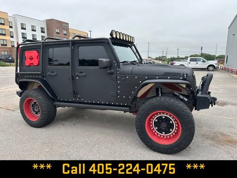 Used 2013 Jeep Wrangler Unlimited Rubicon w/ Connectivity Group AWD/4WD image 12