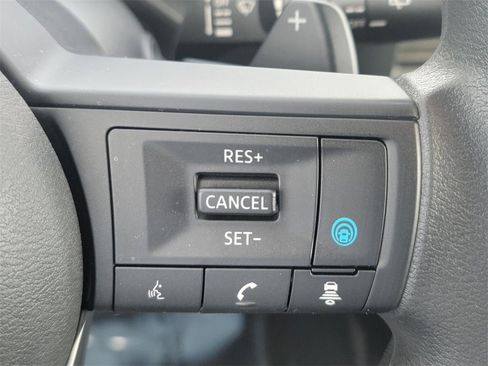 Certified 2024 Nissan Rogue SV image 17