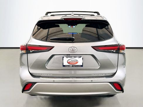 New 2026 Toyota Highlander Platinum AWD/4WD image 5