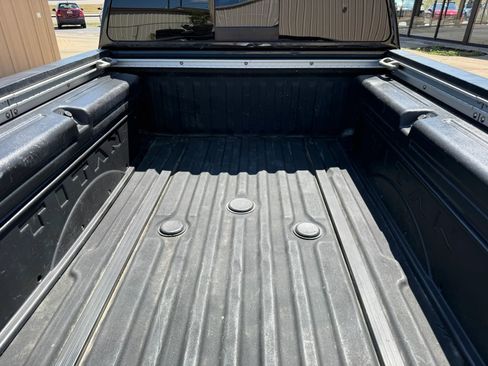 Used 2020 Nissan Titan PRO-4X w/ Pro-4x Convenience Package AWD/4WD image 6