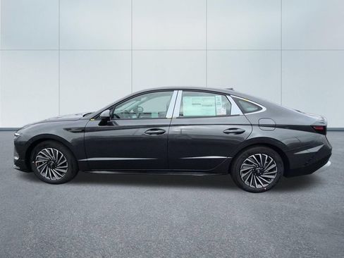 New 2026 Hyundai Sonata Limited FWD image 3