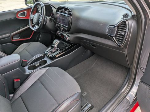 Certified 2022 Kia Soul Turbo FWD image 13
