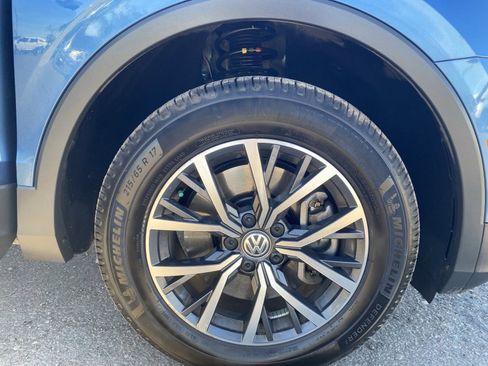 Used 2020 Volkswagen Tiguan SE image 10