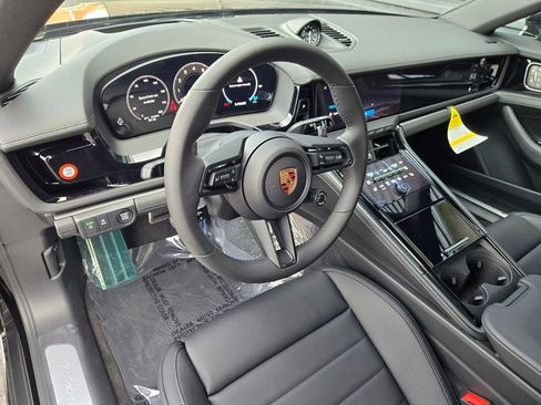 New 2026 Porsche Panamera 4 image 4