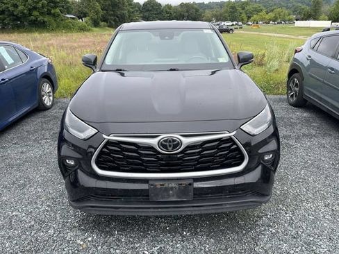 Certified 2021 Toyota Highlander LE AWD/4WD image 2