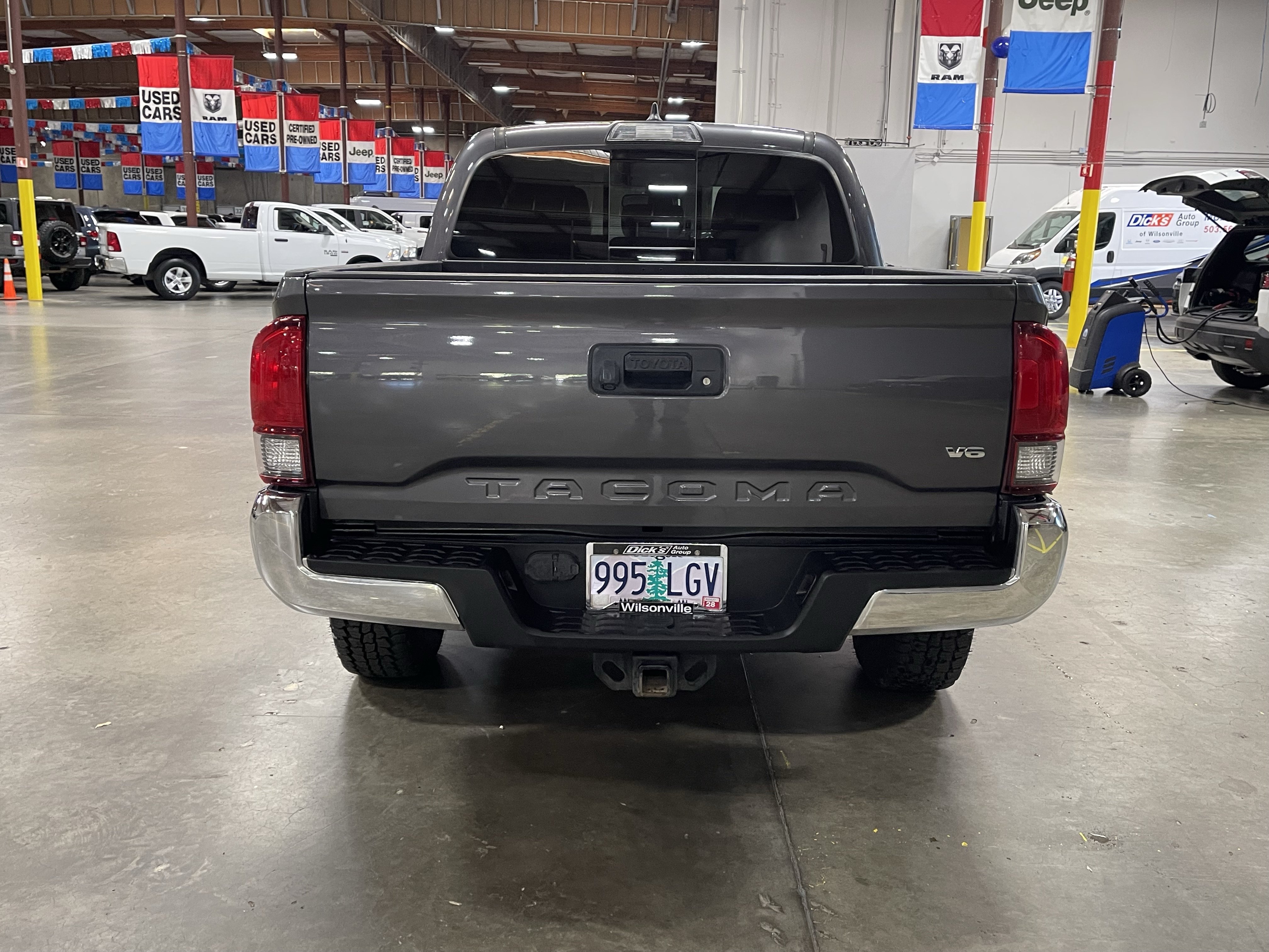 Used 2019 Toyota Tacoma TRD Off-Road AWD/4WD image 4