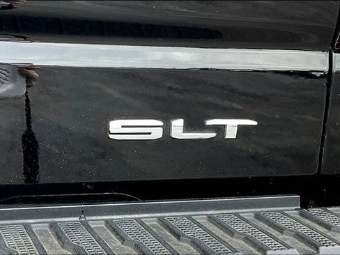 Used 2022 GMC Sierra 1500 SLT AWD/4WD image 24