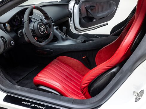 Used 2021 Bugatti Chiron Pur Sport image 14