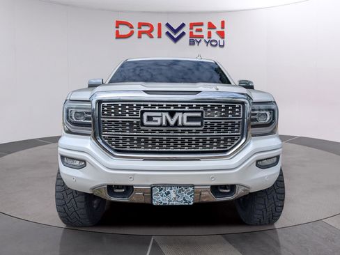 Used 2017 GMC Sierra 1500 Denali w/ Denali Ultimate Package AWD/4WD image 8