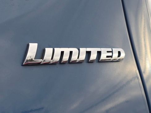 Used 2019 Toyota Tacoma Limited image 17