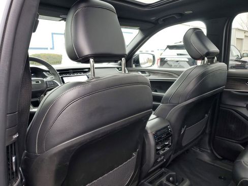 Used 2024 Jeep Grand Cherokee L Limited w/ Luxury Tech Group II image 32