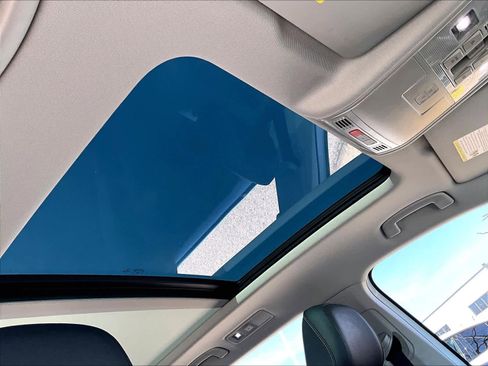 Used 2020 Volkswagen Tiguan SE image 22