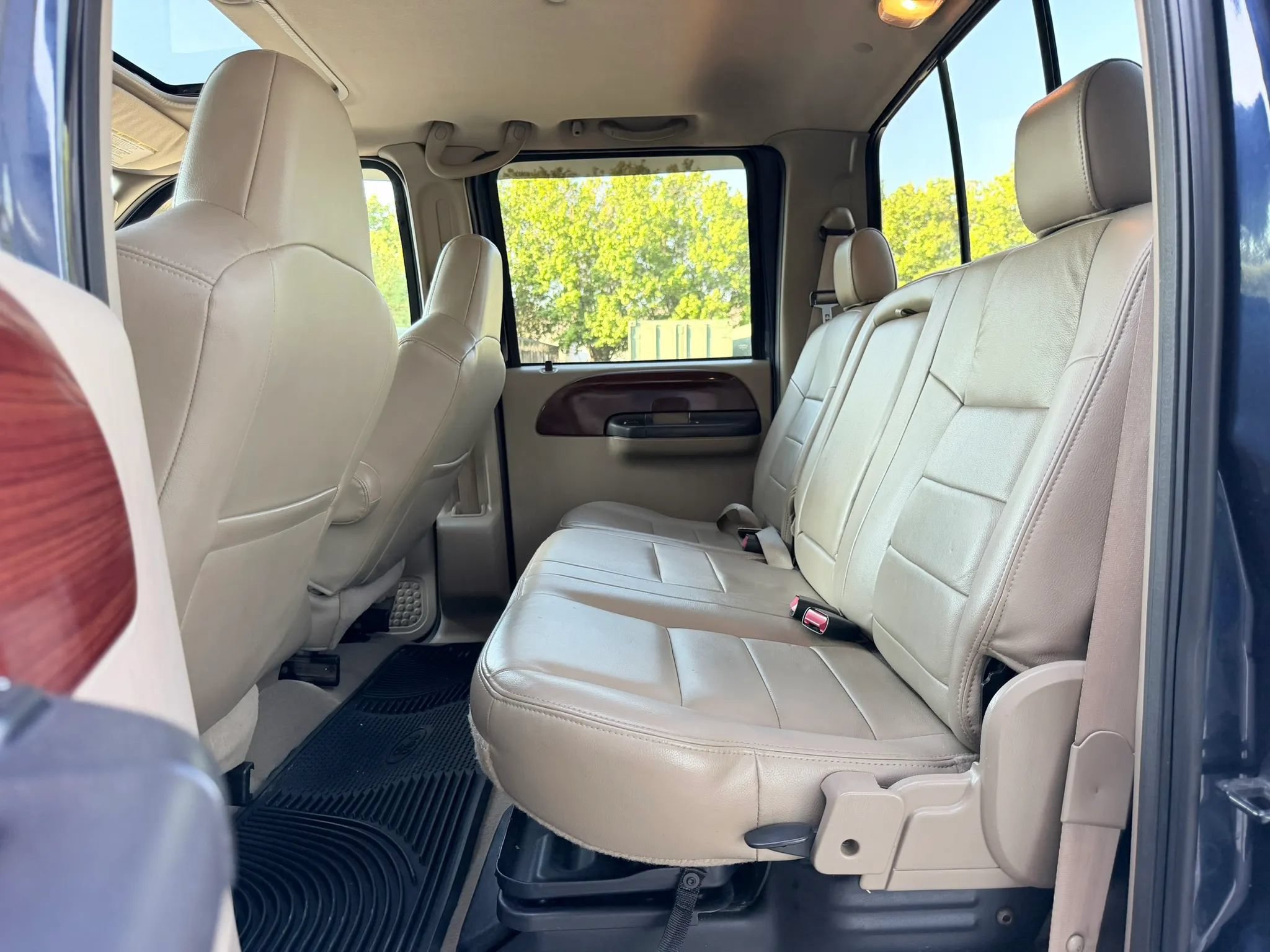 Used 2006 Ford F350 Lariat AWD/4WD image 26
