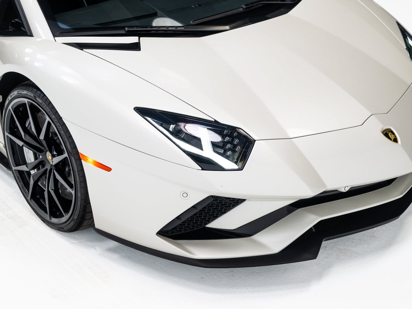 Used 2018 Lamborghini Aventador S AWD/4WD image 18