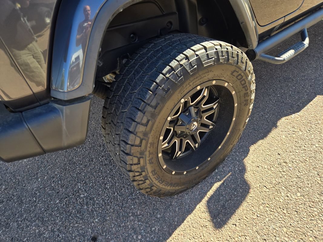 Used 2019 Jeep Wrangler Unlimited Sahara AWD/4WD image 10