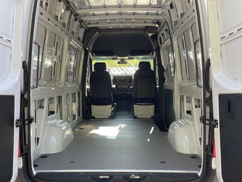 New 2025 Mercedes-Benz Sprinter 2500 image 14