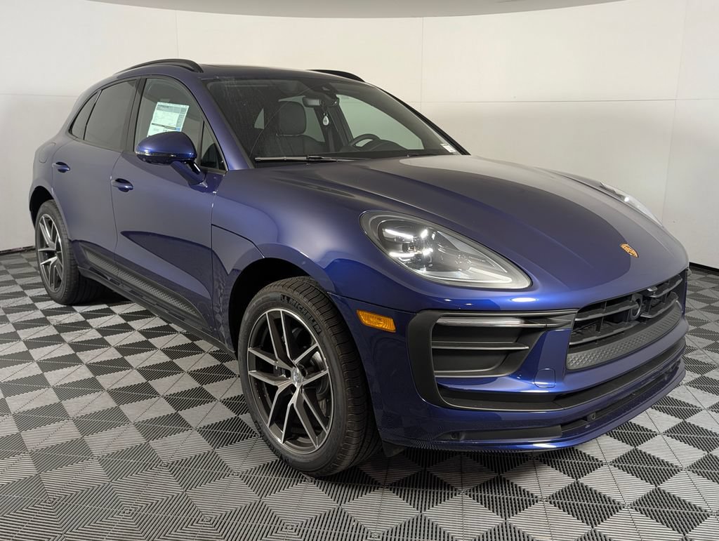 Certified 2026 Porsche Macan AWD/4WD image 9