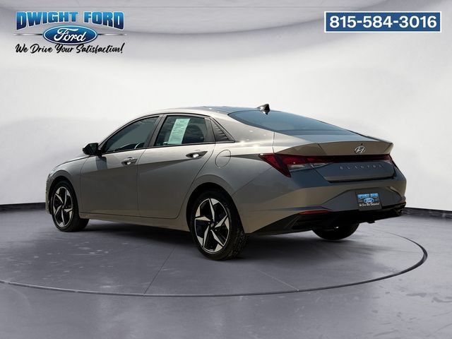 Used 2023 Hyundai Elantra SEL w/ Convenience Package FWD image 3