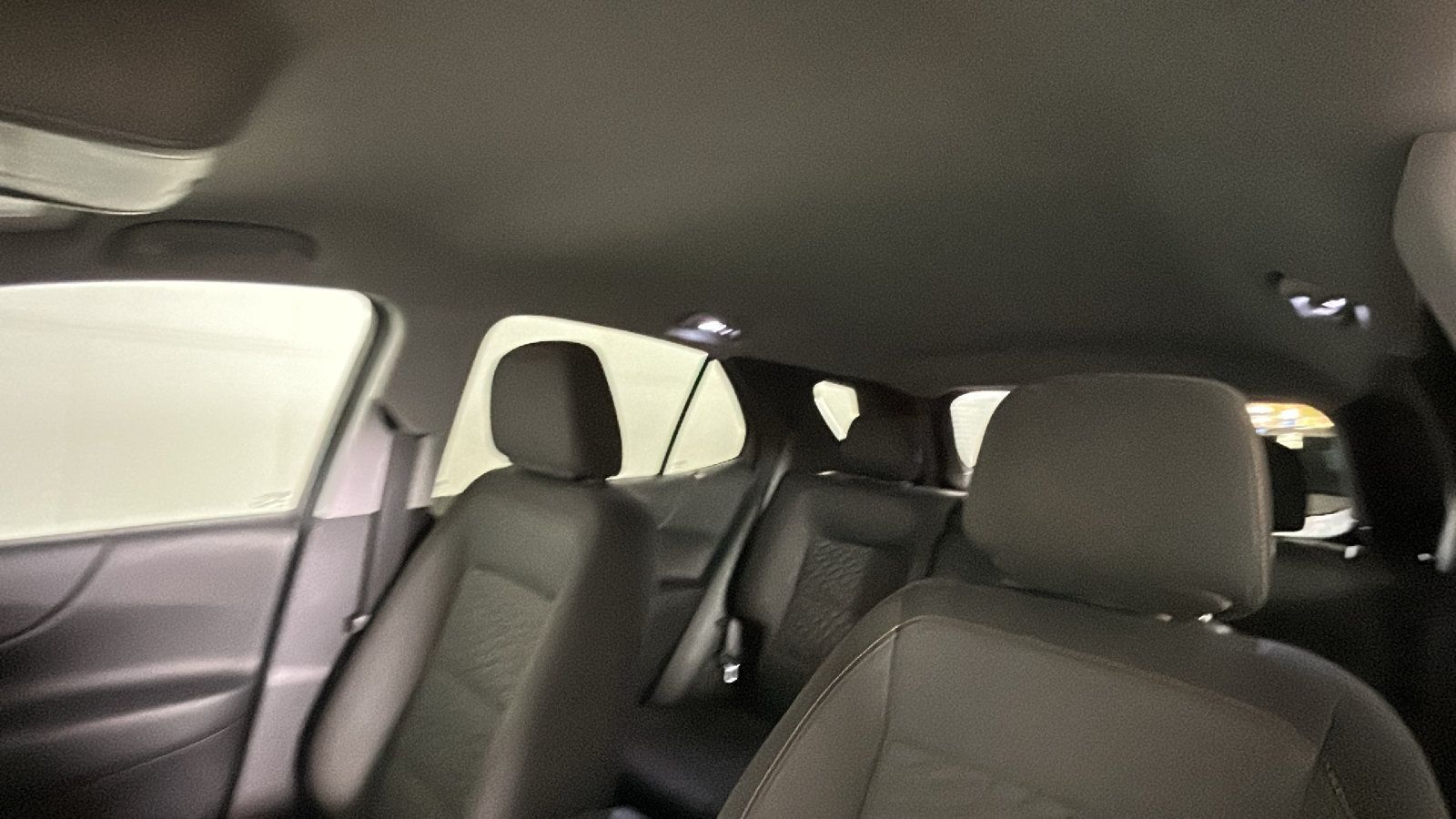 Used 2020 Chevrolet Equinox LT FWD image 15